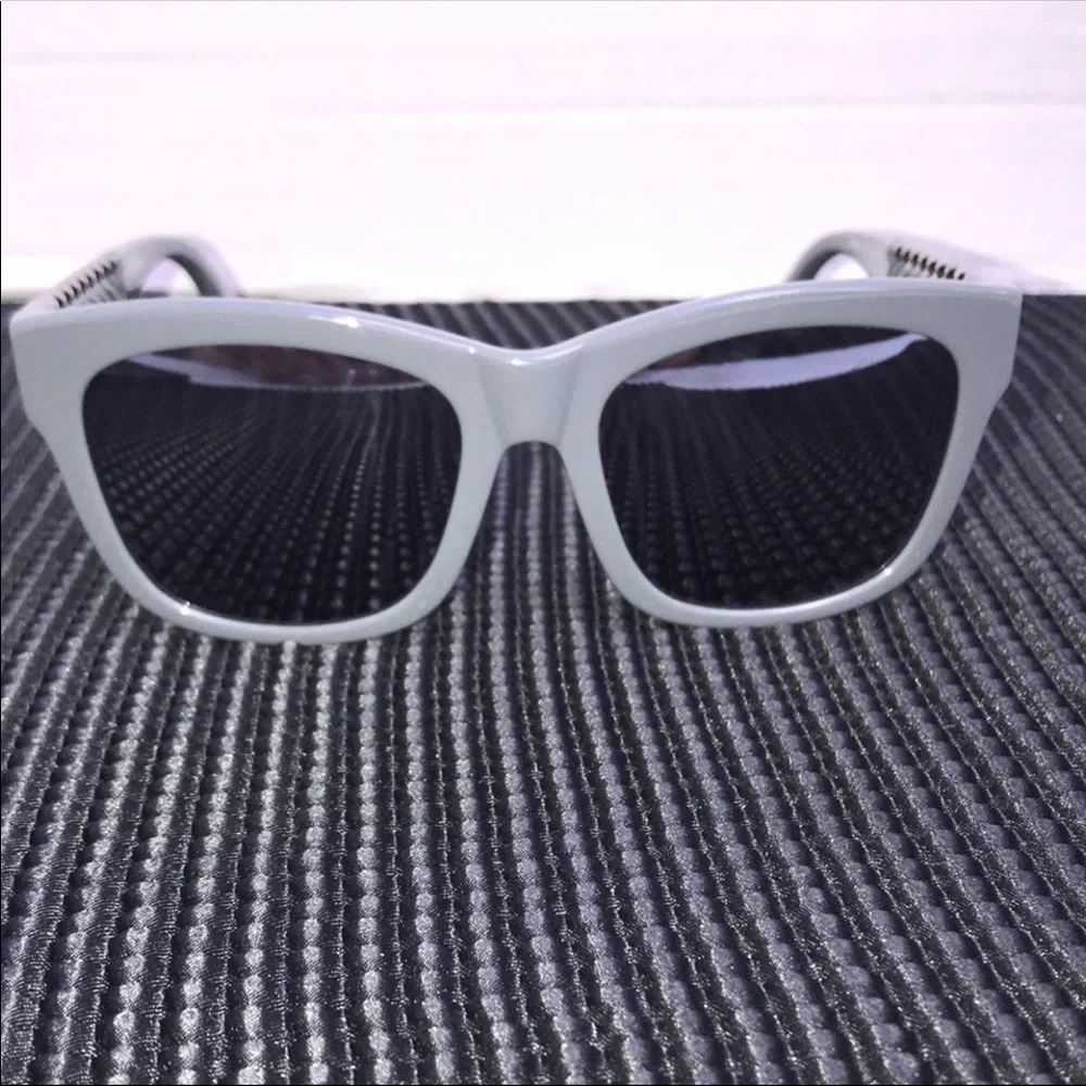 🆕Stella McCartney Sunglasses (SC0052SK)